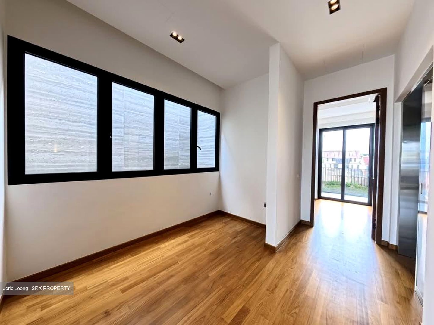Sembawang Straits Estate (D27), Terrace #584977021